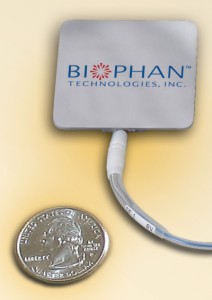 Implantable biothermal power source generates electricity for implantable device from body heat