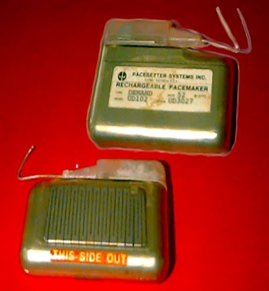 Pacesetter model BD102 VVI rechargeable pacemaker  www.implantable-devices.com David Prutchi PhD